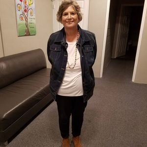 Meet your Posher, Debbie